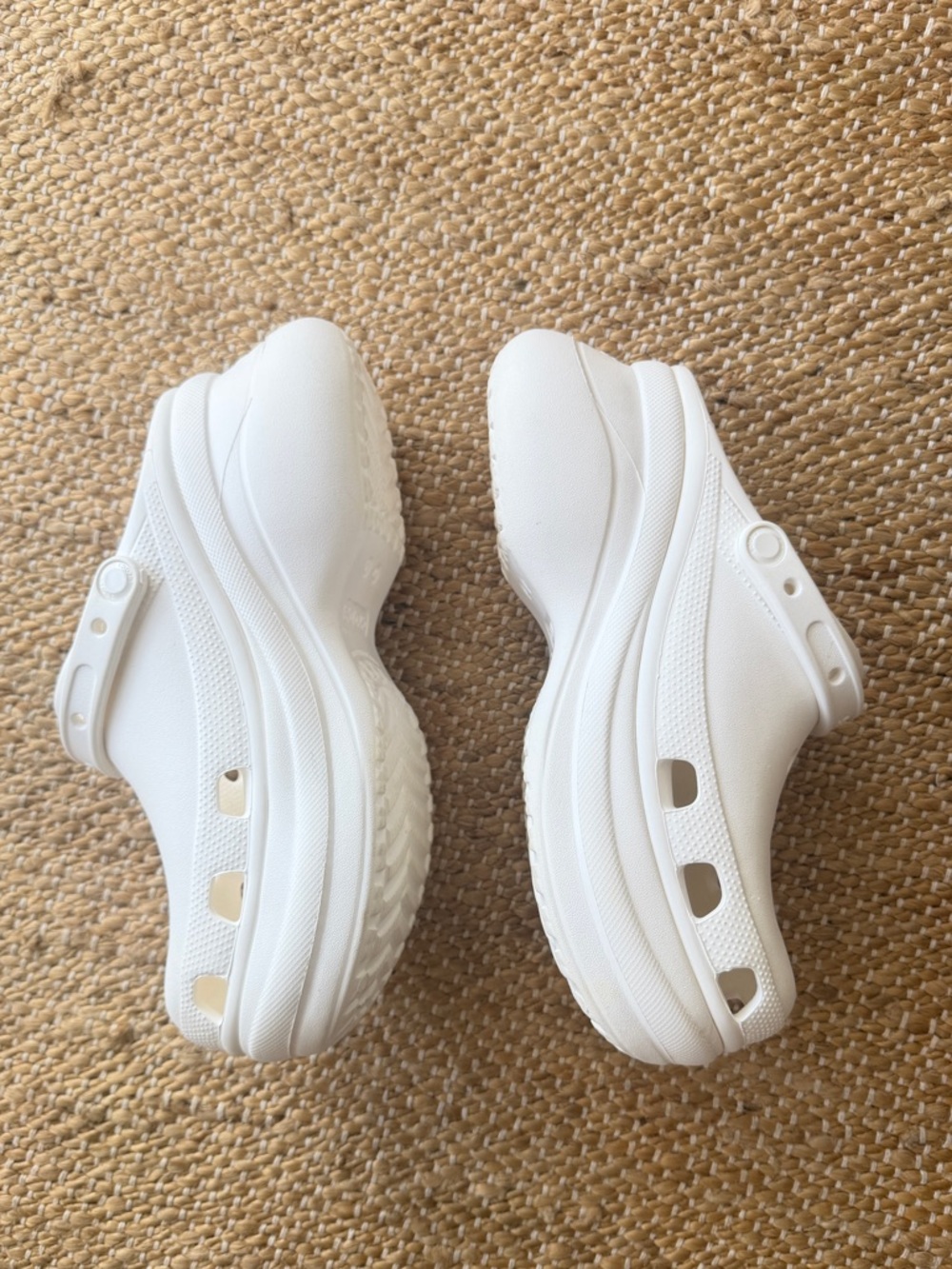 CROCS Women’s Bae Clog, size 10